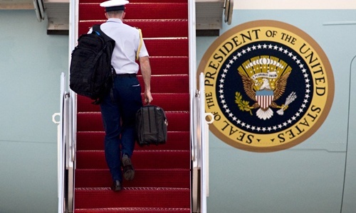 Bên trong chiếc valy hạt nhân bất ly thân của tổng thống Mỹ