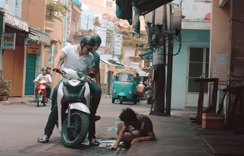 Trung Quang bán vé số, lượm ve chai trong phim ngắn đầu tay