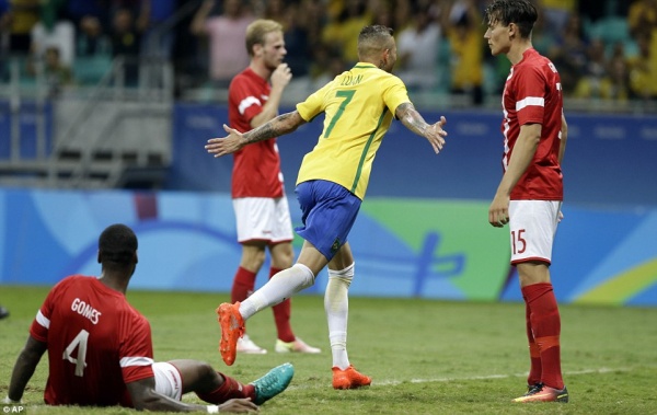 Neymar im tiếng, U23 Brazil vẫn “hủy diệt” Đan Mạch 4 bàn không gỡ