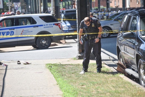 Lãnh đạo Hồi giáo bị bắn chết giữa phố New York