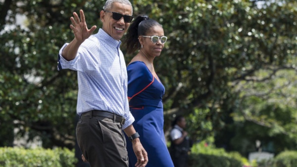 Tổng thống Obama nói gì khi được đề nghị mặc áo sặc sỡ