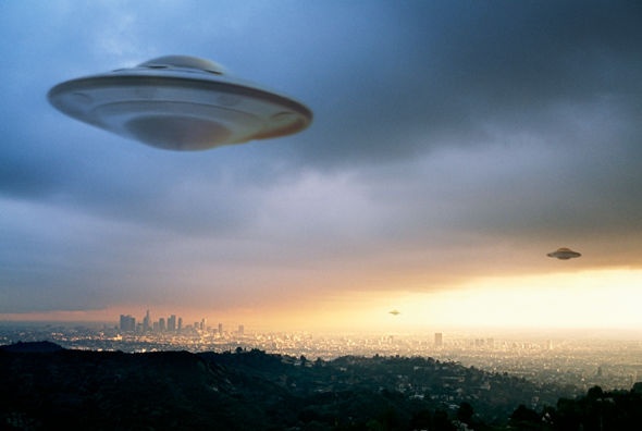Các giả thuyết "điên rồ" nhất về UFO