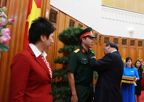 Thủ tướng gặp mặt chúc mừng thành tích của Hoàng Xuân Vinh