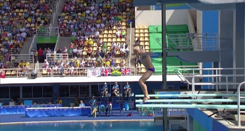 QUÁ TỆ: ĐKVĐ Olympic nhảy cầu kém trẻ tắm sông