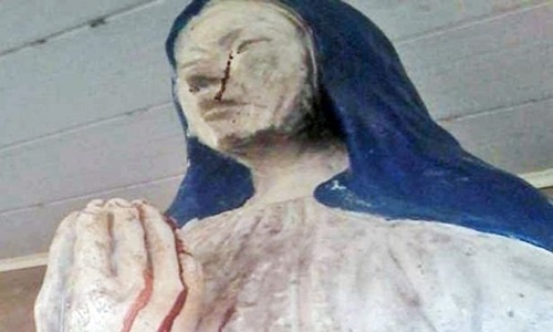 Tượng Đức mẹ đồng trinh nghi "khóc ra máu" ở Bolivia