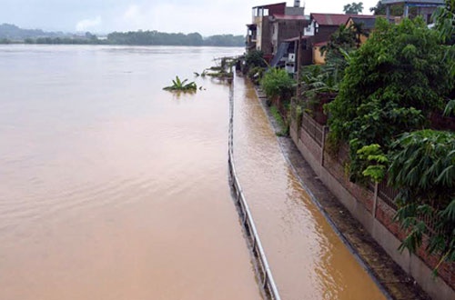 Lũ sông Thao báo động cao nhất, 2 người chết ở Yên Bái