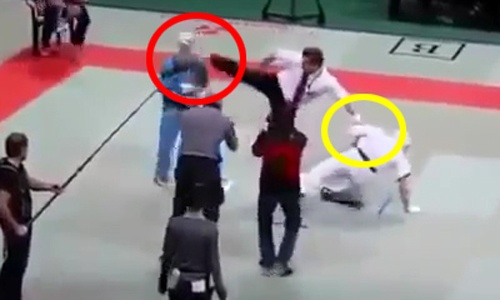 Trọng tài "tung cước" hạ gục hai võ sĩ Karate ngay trên sàn đấu