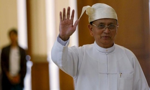 Myanmar truy tố người chế ảnh tướng quân đội chụp váy lên đầu