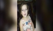 Bé gái Syria đang ca hát thì bom dội trúng nhà