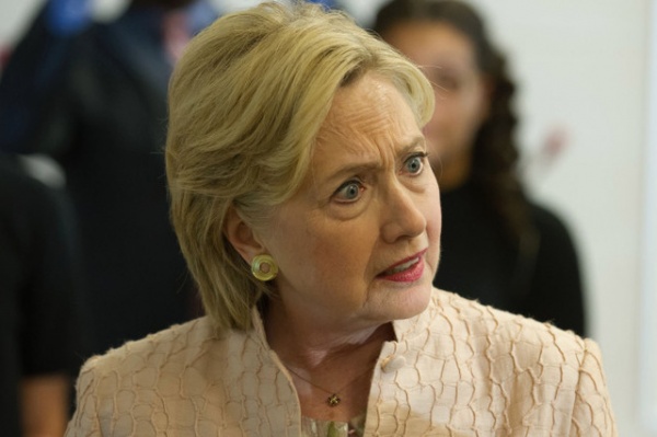 Bà Clinton lại gặp rắc rối vì quỹ từ thiện tỷ đô