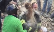 Bé gái được cứu sống 17 giờ sau động đất Italy