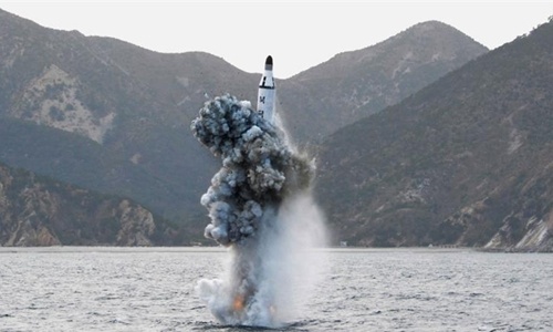 Kim Jong-un lệnh phát triển tàu ngầm mang nhiều tên lửa đạn đạo