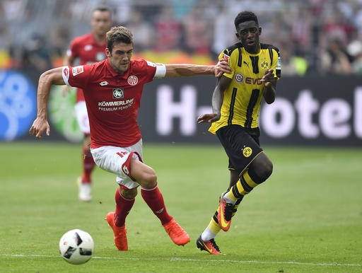 Dortmund 2-1 Mainz: Lewandowski gọi, Aubameyang trả lời
