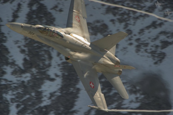 Máy bay chiến đấu Thụy Sĩ mất tích ở vùng núi Alps