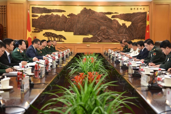 Bộ trưởng Quốc phòng Việt - Trung trao đổi thẳng thắn về Biển Đông