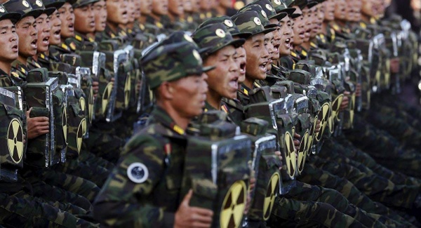 Lính Triều Tiên được trang bị "ba lô hạt nhân"