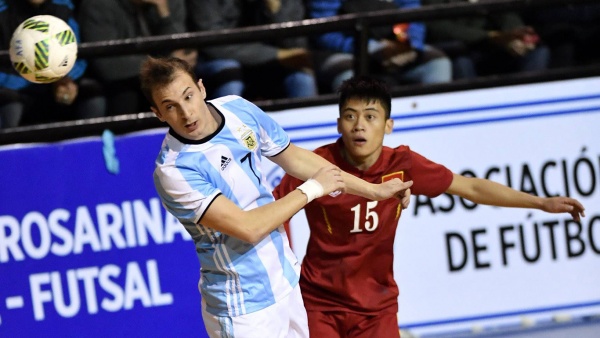 Dẫn trước 2 bàn, đội tuyển futsal Việt Nam vẫn thua ngược Argentina