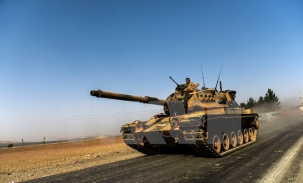 Xe tăng Thổ Nhĩ Kỳ tiếp tục tràn qua Syria theo ngả Kilis