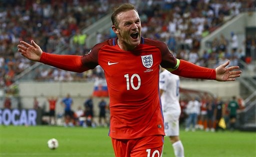 Wayne Rooney vượt mặt David Beckham ở tuyển Anh