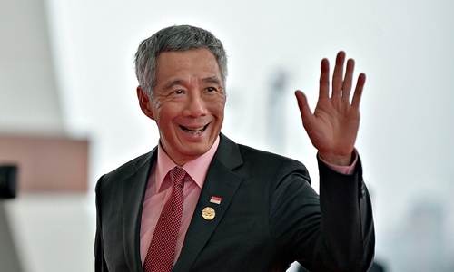 Thủ tướng Singapore lên tiếng về sức khỏe sau khi ngất trên truyền hình