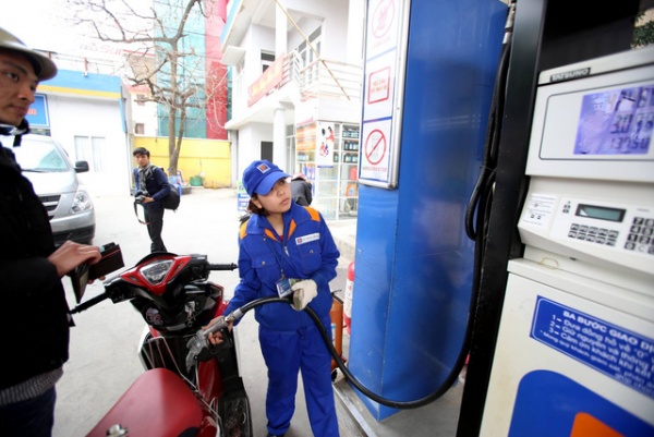 Giá xăng dầu đồng loạt tăng mạnh từ 15h chiều nay