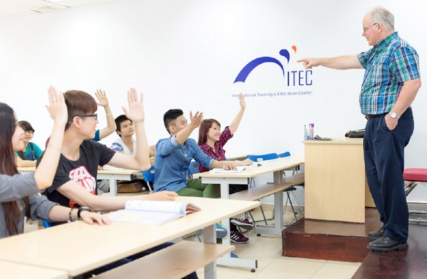 Xét tuyển chương trình Cử nhân Quốc tế học hoàn toàn tại Việt Nam