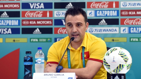 HLV Bruno Garcia: “Quên trận thắng Guatemala đi, giờ là trận đấu với Paraguay”
