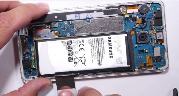 Hé lộ nguyên nhân khiến pin trên Galaxy Note7 gặp sự cố cháy nổ