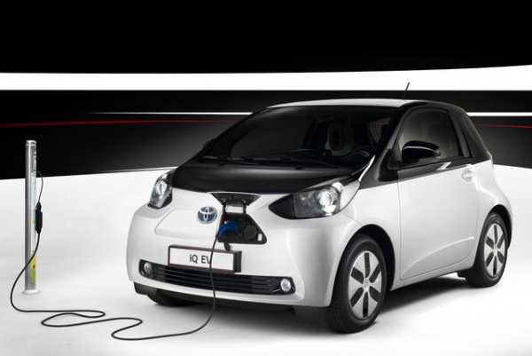 Toyota: Sản xuất xe chạy điện rẻ hơn xe hybrid