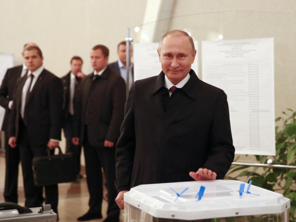 Đảng cầm quyền ở Nga thắng áp đảo trong bầu cử quốc hội