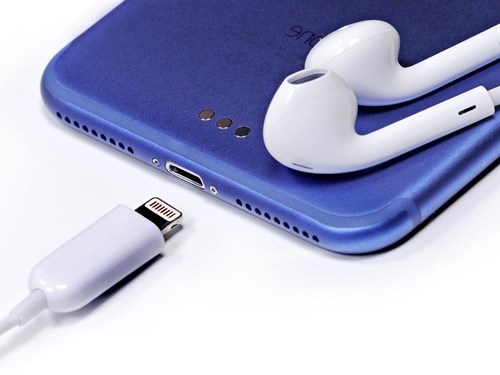Apple thừa nhận lỗi tai nghe Lightning EarPods