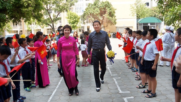 Đại sứ đặc biệt Việt - Nhật thăm trẻ em khuyết tật