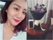 Văn Mai Hương khoe hoa và Iphone 7 mới "đập hộp" bạn trai tặng