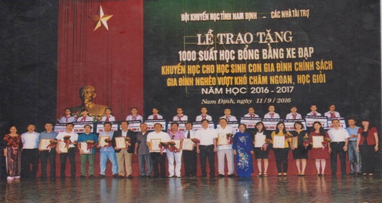 Tỉnh Nam Định: Trao hơn 4 tỷ đồng học bổng và khen thưởng học sinh giỏi