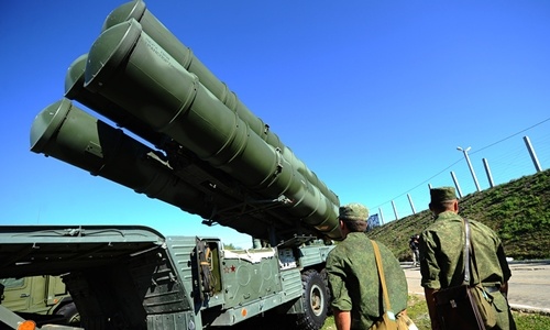 Nga triển khai hai trung đoàn tên lửa S-400 sát biên giới NATO