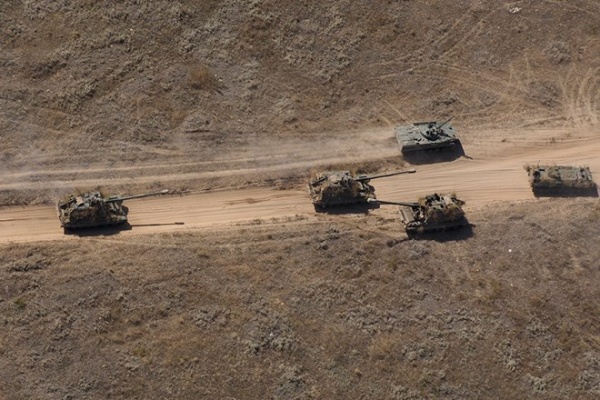 Quân đội Nga khoe vũ khí hạng nặng ở tập trận Kavkaz 2016