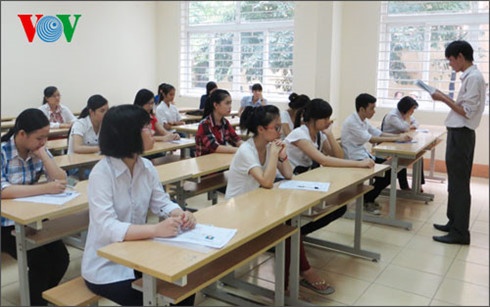 Trần Đăng Khoa: Hãy làm cho học sinh giỏi tiếng Anh trước đã