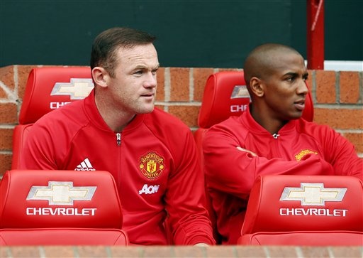 Mourinho tiết lộ lý do để Rooney ngồi dự bị