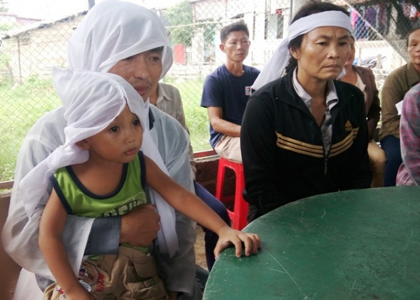 Vụ mẹ tử vong, con nguy kịch ở Quảng Bình: Tạm đình chỉ kíp mổ