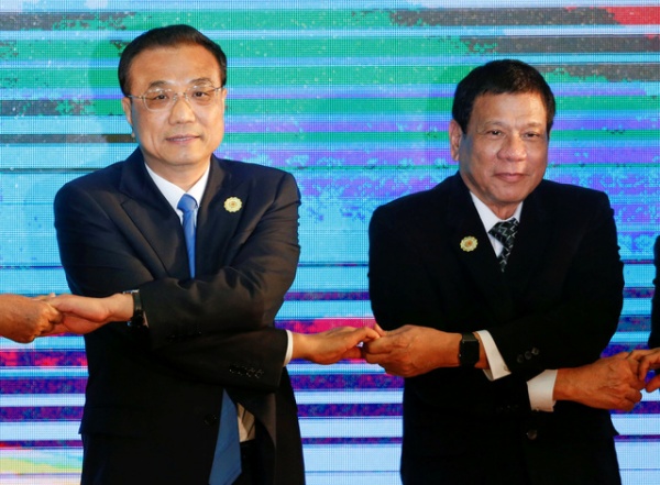 Tổng thống Philippines sẽ thảo luận gì khi tới thăm Trung Quốc?