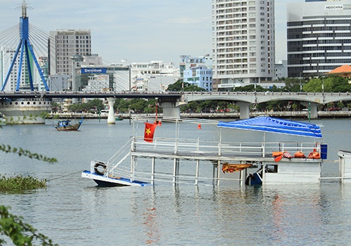 Phó giám đốc Sở Giao thông Đà Nẵng bị khiển trách vì vụ chìm tàu