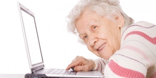 Người trên 55 tuổi có thói quen sử dụng internet như thế nào?