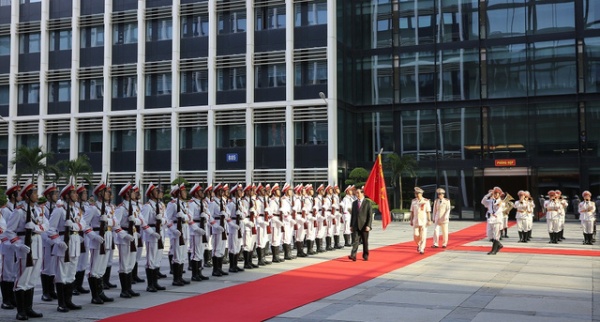 Chủ tịch nước trao Huân chương bảo vệ Tổ quốc cho lực lượng cảnh sát chữa cháy