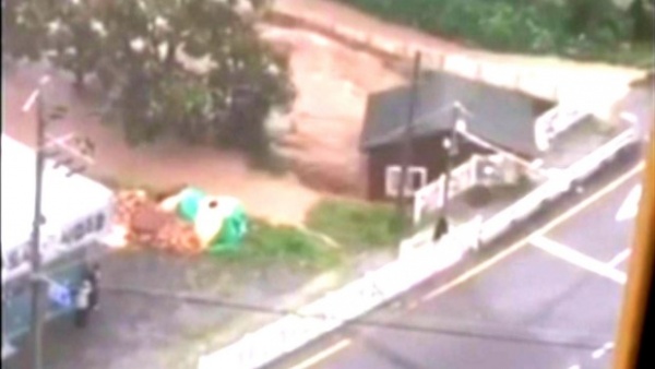 Hàn Quốc: Bão lũ mạnh như sóng thần cuốn trôi nhà cửa, ô tô