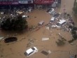 Xe hơi, nhà cửa trôi thành dòng, Hàn Quốc đổ nát kinh hoàng trong siêu bão