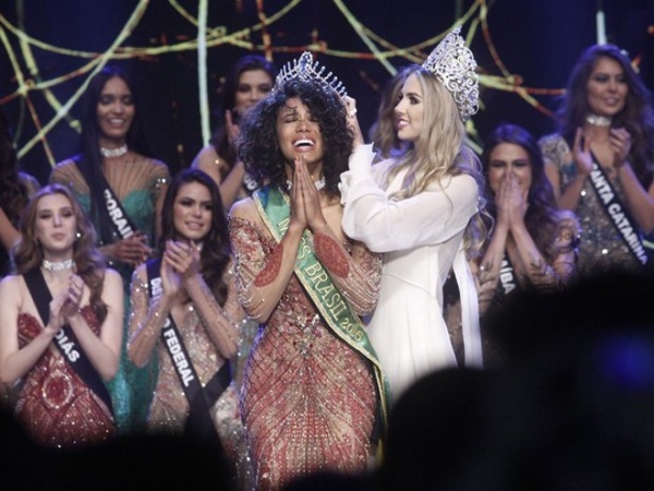 Cô gái da màu làm nên lịch sử khi đăng quang Hoa hậu Brazil