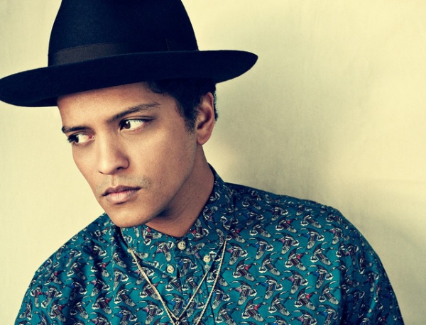"Hiện tượng" Bruno Mars gây sốt làng nhạc sau 4 năm vắng bóng