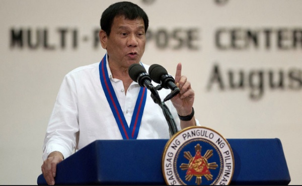 Tổng thống Philippines thách CIA lật đổ ông