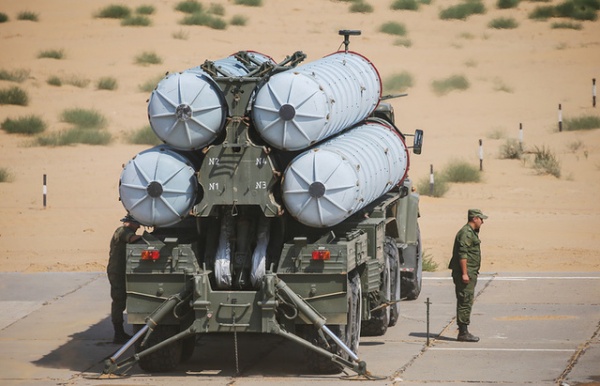 Tiết lộ lý do Nga bất ngờ triển khai hệ thống tên lửa S-300 tới Syria