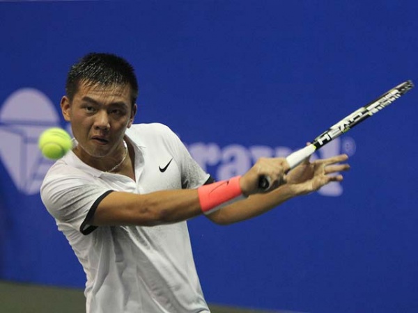 Tuyệt vời: Hoàng Nam hạ tay vợt trên hạng ở Vietnam Open
